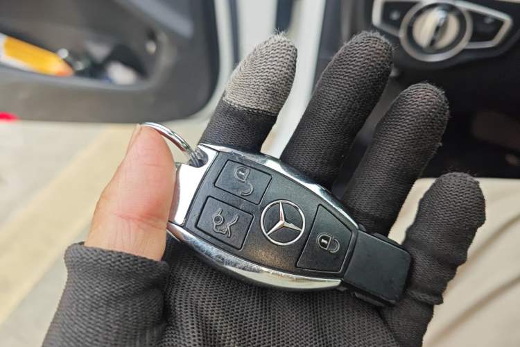Used Mercedes-Benz C-Class 2018 C 200 L Sport Edition Vehicle Key