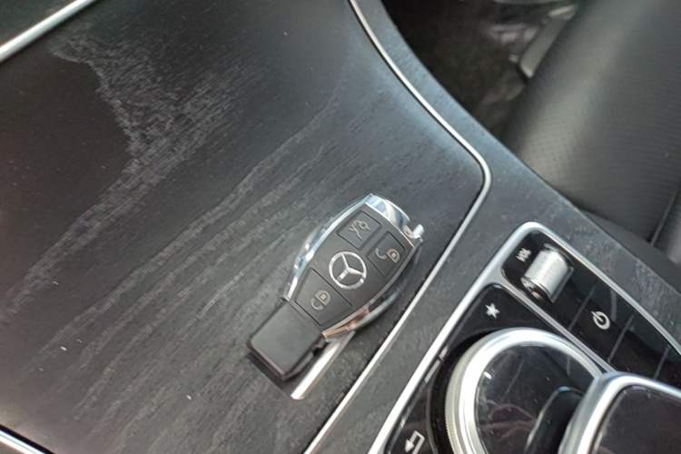 Used Mercedes-Benz C-Class 2018 C 180 L Fashion Edition Sport Version Vehicle Key