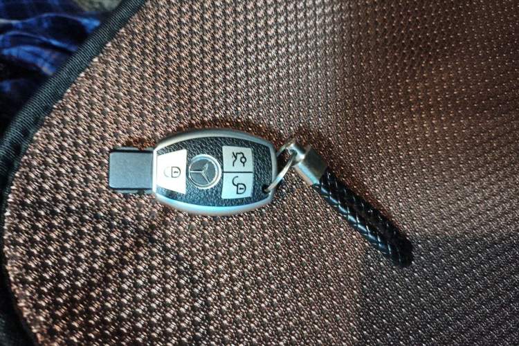 Used Mercedes-Benz C-Class 2018 C 200 L Sport Edition Vehicle Key