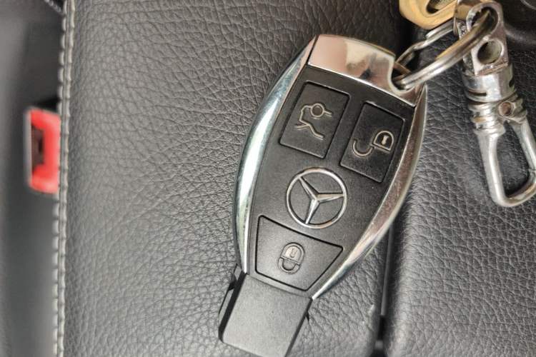 Used Mercedes-Benz C-Class 2018 C 200 L Sport Edition Vehicle Key