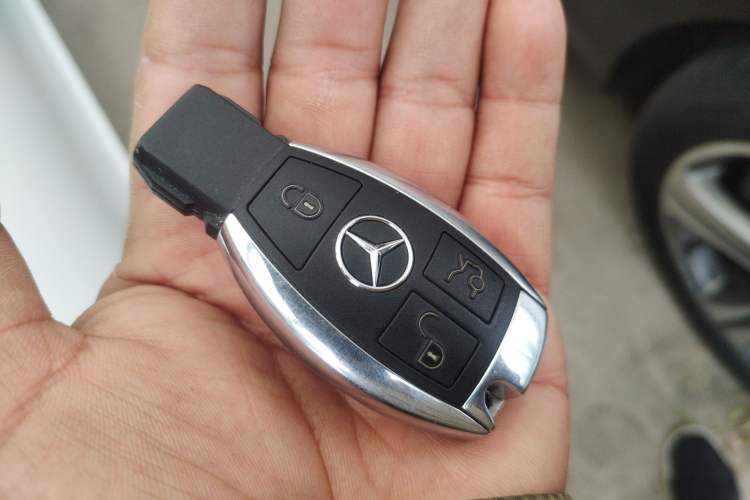 Used Mercedes-Benz C-Class 2018 C 200 Sport Edition Vehicle Key