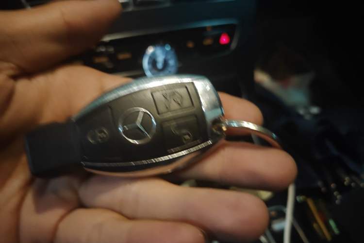 Used Mercedes-Benz C-Class 2018 C 200 L Vehicle Key