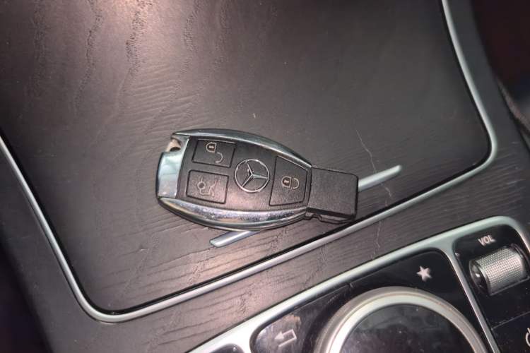 Used Mercedes-Benz C-Class 2018 C 180 L Fashion Edition Sport Version Vehicle Key