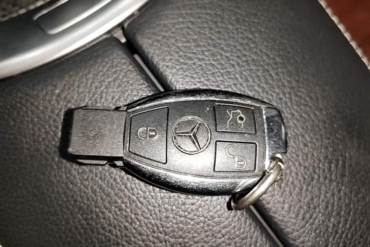 Used Mercedes-Benz C-Class 2018 C 200 Sport Edition Vehicle Key