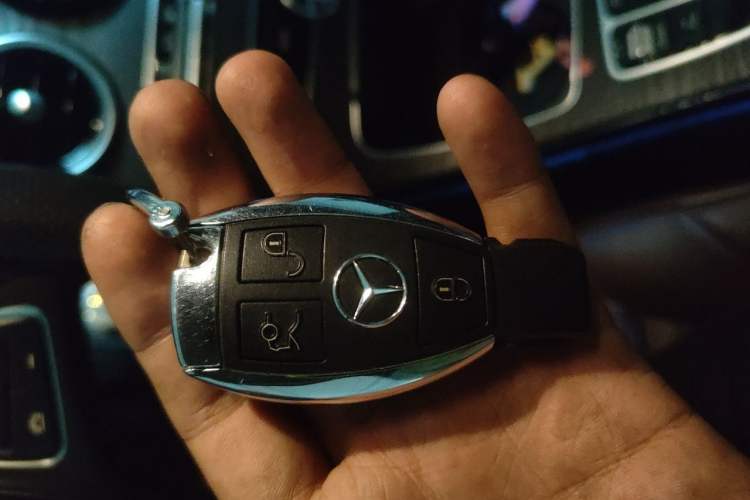 Used Mercedes-Benz C-Class 2018 C 200 L Sport Edition Vehicle Key