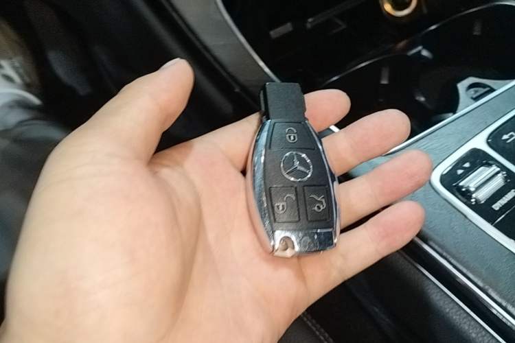 Used Mercedes-Benz C-Class 2018 C 200 L Sport Edition Vehicle Key
