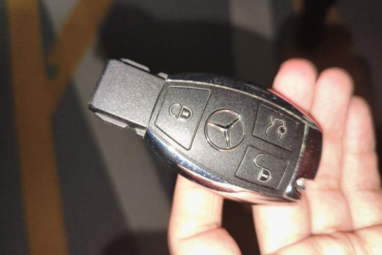 Used Mercedes-Benz C-Class 2018 C 200 L Sport Edition Vehicle Key
