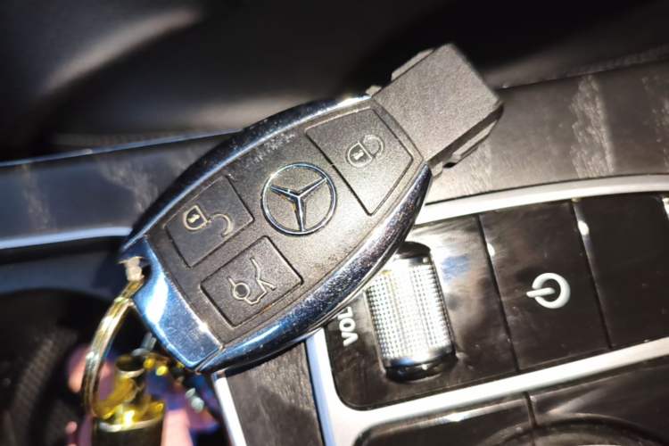 Used Mercedes-Benz C-Class 2018 C 180 L Fashion Edition Sport Version Vehicle Key