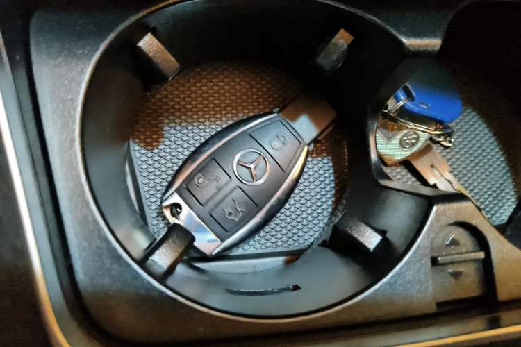 Used Mercedes-Benz C-Class 2018 C 180 L Fashion Edition Sport Version Vehicle Key