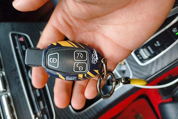 Used Mercedes-Benz C-Class 2018 C 200 Sport Edition Vehicle Key
