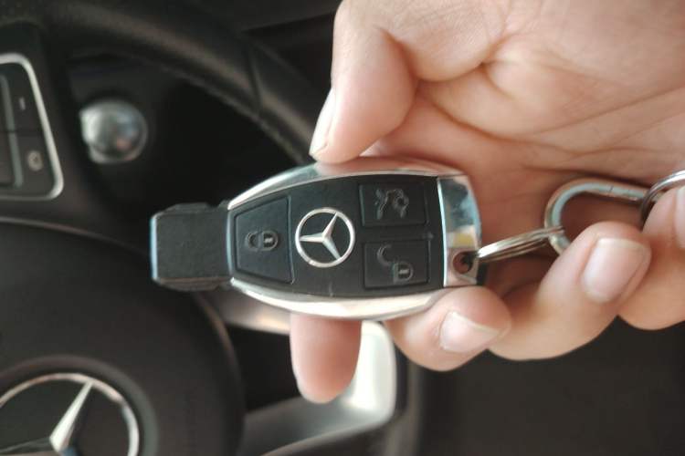 Used Mercedes-Benz C-Class 2018 C 200 L Sport Edition Vehicle Key