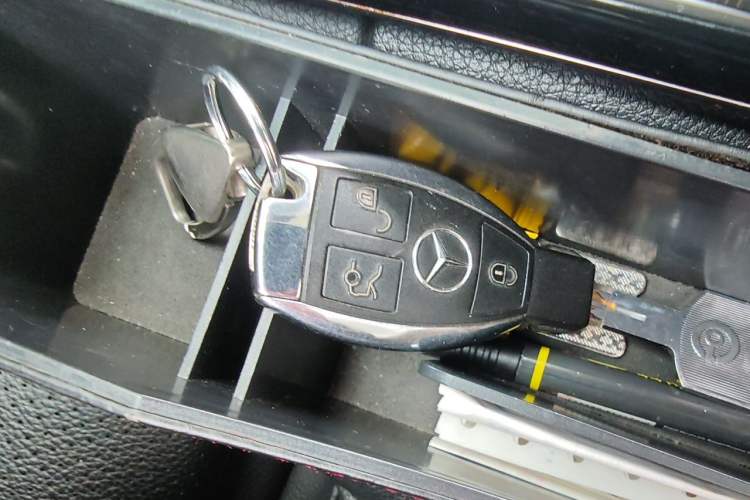 Used Mercedes-Benz C-Class 2018 C 200 L Sport Edition Vehicle Key