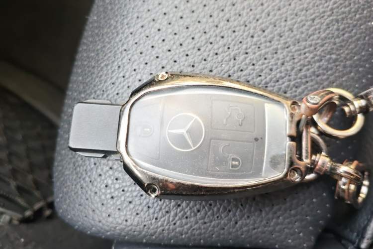 Used Mercedes-Benz C-Class 2018 C 200 Sport Edition Vehicle Key