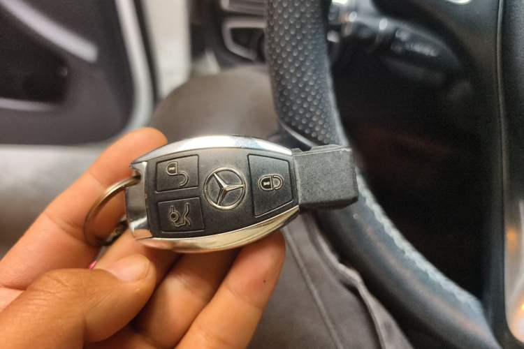 Used Mercedes-Benz C-Class 2018 C 180 L Fashion Edition Sport Version Vehicle Key