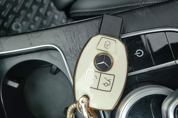 Used Mercedes-Benz C-Class 2018 C 200 L Sport Edition Vehicle Key