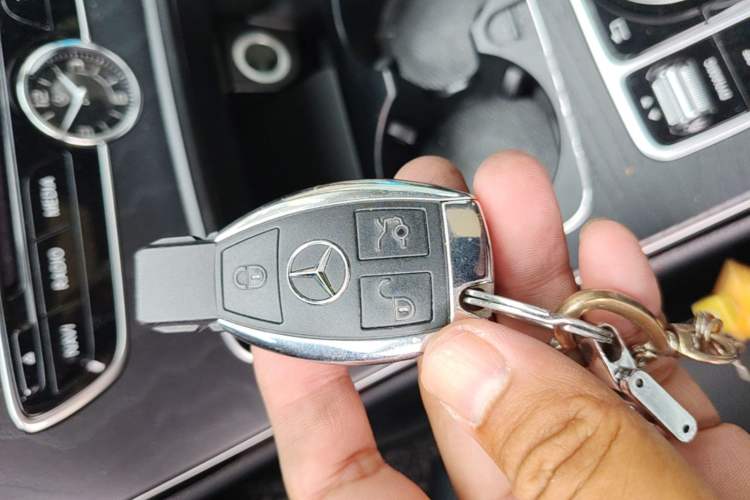 Used Mercedes-Benz C-Class 2018 C 200 L Sport Edition Vehicle Key