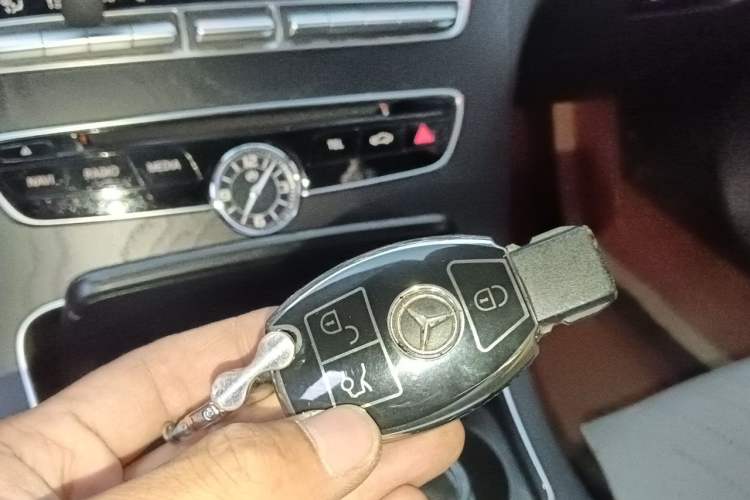 Used Mercedes-Benz C-Class 2018 C 200 L Sport Edition Vehicle Key