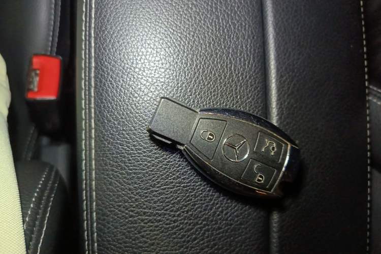 Used Mercedes-Benz C-Class 2018 C 200 L Sport Edition Vehicle Key