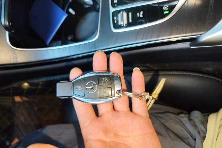 Used Mercedes-Benz C-Class 2018 C 200 L Sport Edition Vehicle Key