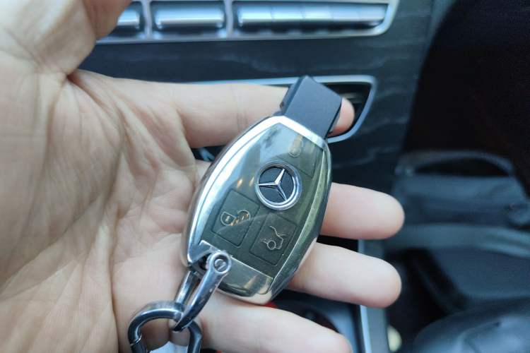 Used Mercedes-Benz C-Class 2018 C 200 L Sport Edition Vehicle Key
