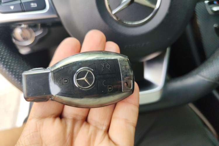 Used Mercedes-Benz C-Class 2018 C 200 Sport Edition Vehicle Key