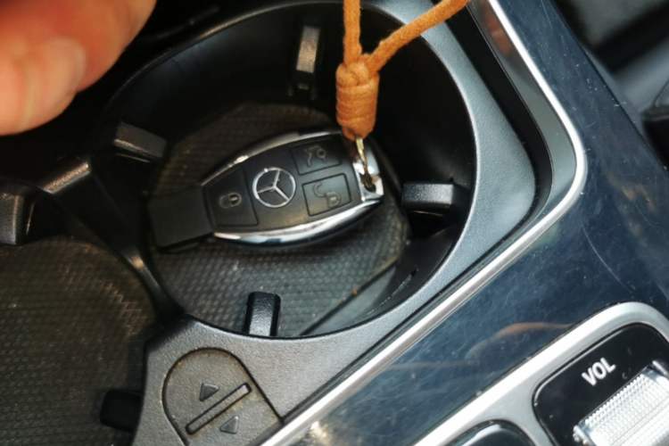 Used Mercedes-Benz C-Class 2018 C 200 Sport Edition Vehicle Key