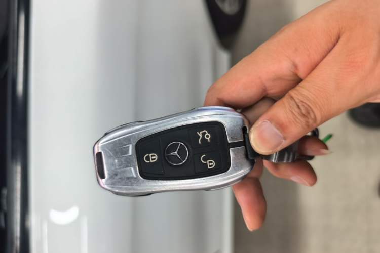 Used Mercedes-Benz C-Class 2018 C 200 Sport Edition Vehicle Key