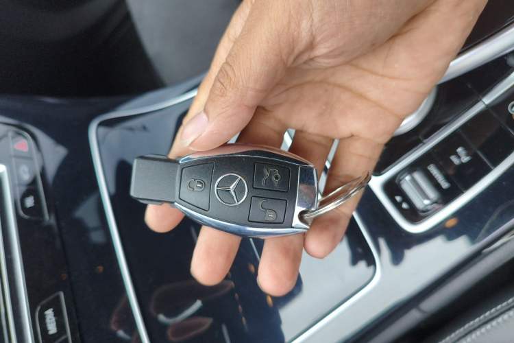 Used Mercedes-Benz C-Class 2018 C 200 Sport Edition Vehicle Key