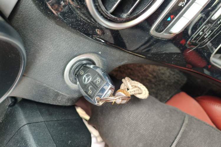 Used Mercedes-Benz C-Class 2018 C 200 Sport Edition Vehicle Key