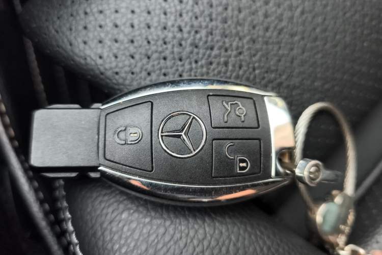 Used Mercedes-Benz C-Class 2018 C 180 L Fashion Edition Sport Version Vehicle Key