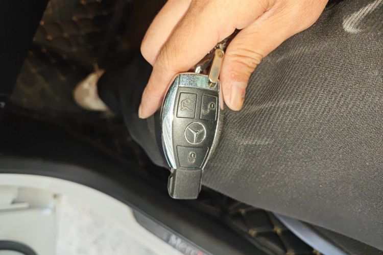Used Mercedes-Benz C-Class 2018 C 200 L Sport Edition Vehicle Key
