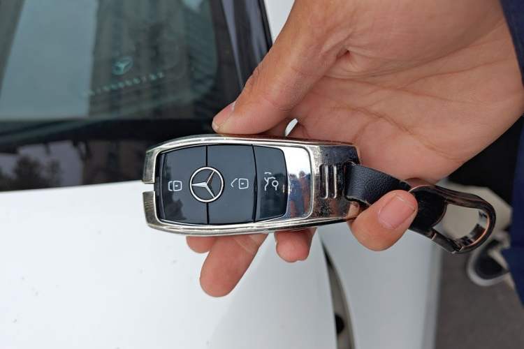 Used Mercedes-Benz C-Class 2018 C 200 Sport Edition Vehicle Key