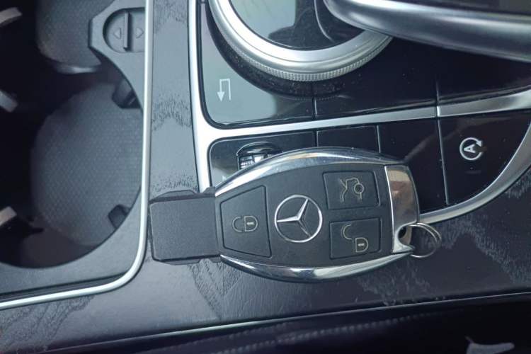 Used Mercedes-Benz C-Class 2018 C 200 L Sport Edition Vehicle Key