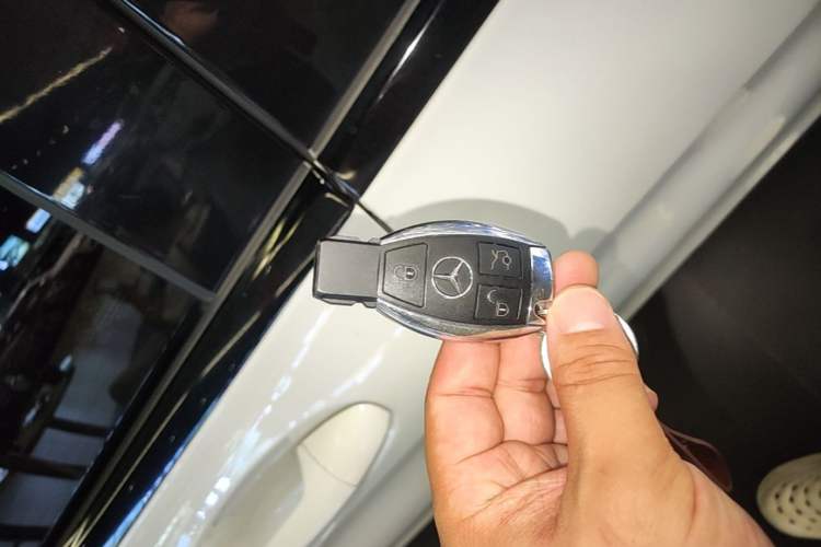 Used Mercedes-Benz C-Class 2018 C 200 Sport Edition Vehicle Key
