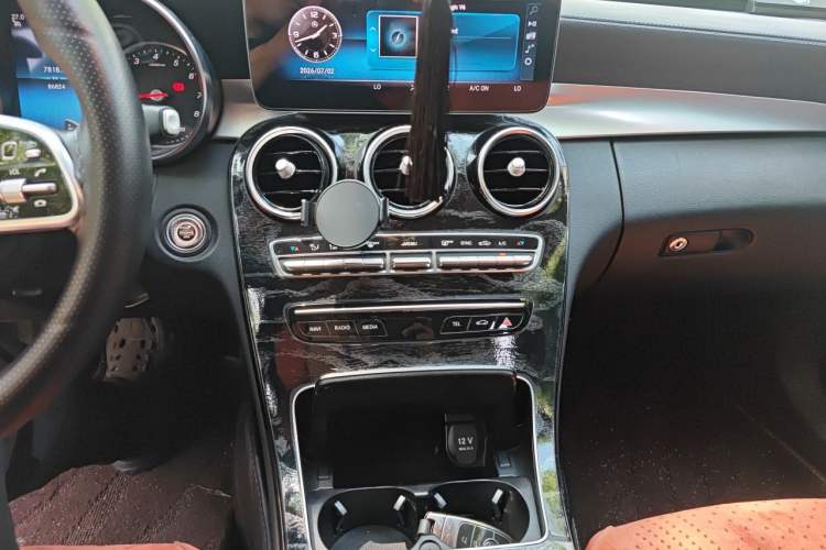 Used Mercedes-Benz C-Class 2019 C 180 L Fashion Edition Sport Version Audio And AC Panel