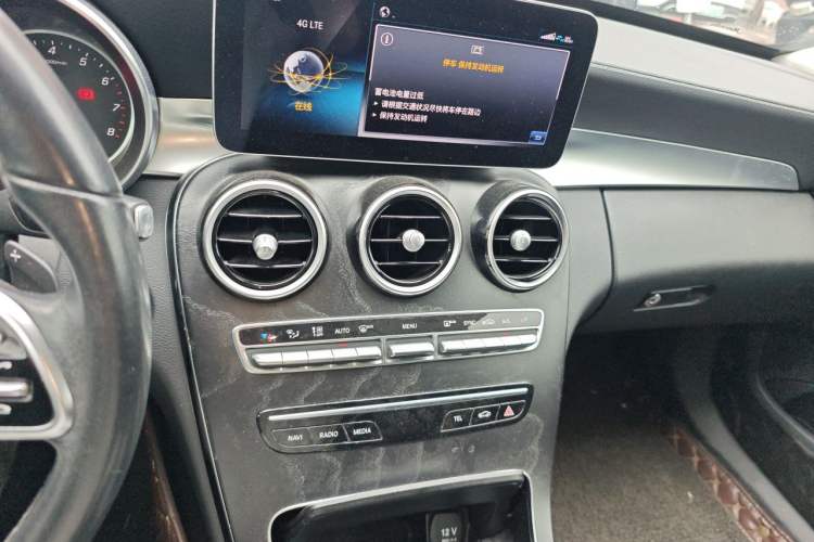 Used Mercedes-Benz C-Class 2019 C 180 L Fashion Edition Sport Version Audio And AC Panel