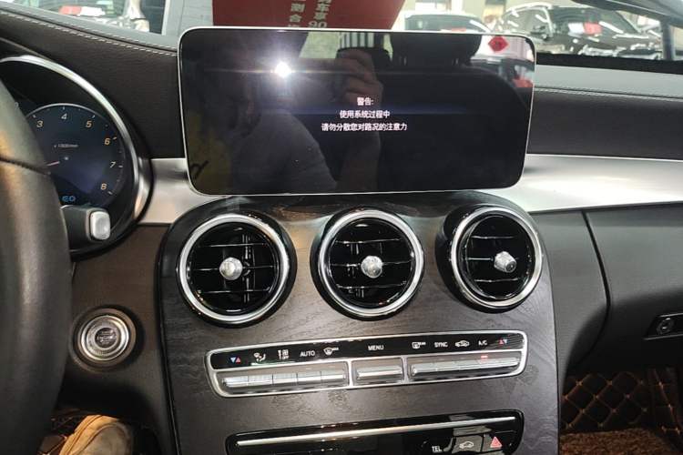 Used Mercedes-Benz C-Class 2019 Restyled C 260 L Sport Edition Audio And AC Panel