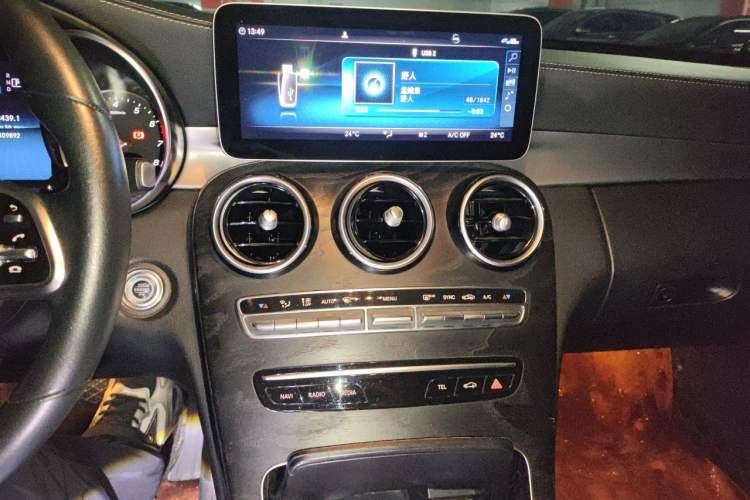 Used Mercedes-Benz C-Class 2019 C 180 L Fashion Edition Sport Version Audio And AC Panel