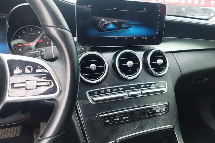 Used Mercedes-Benz C-Class 2019 C 180 L Fashion Edition Sport Version Audio And AC Panel