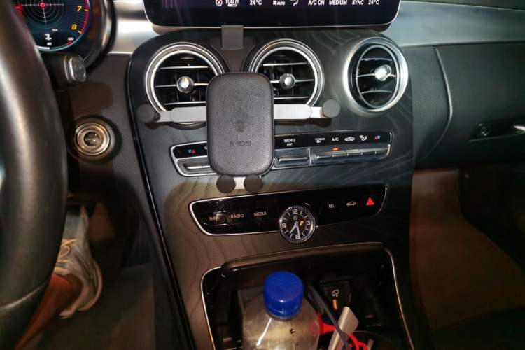 Used Mercedes-Benz C-Class 2019 C 300 station wagon Audio And AC Panel