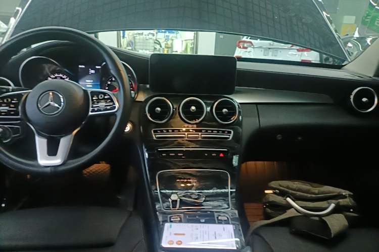 Used Mercedes-Benz C-Class 2019 C 180 L Fashion Edition Sport Version Audio And AC Panel