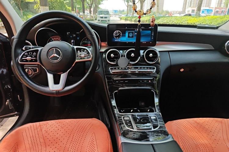 Used Mercedes-Benz C-Class 2019 C 180 L Fashion Edition Sport Version Center Console