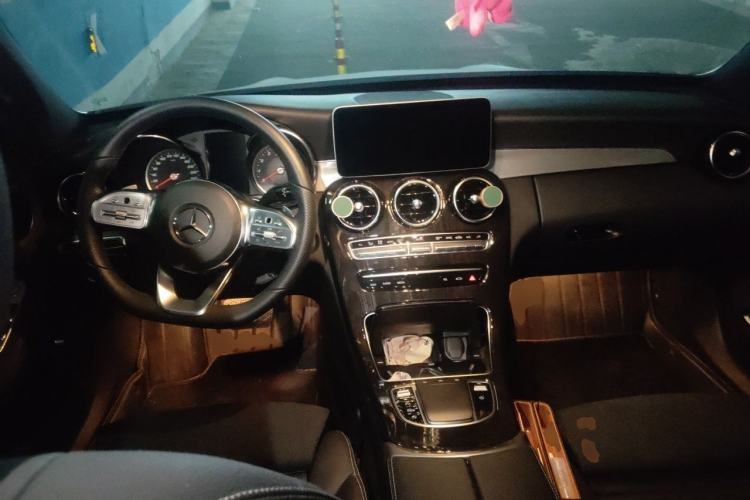 Used Mercedes-Benz C-Class 2019 C 260 Sport Edition Center Console