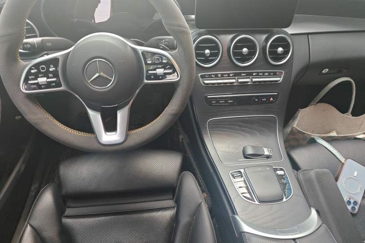 Used Mercedes-Benz C-Class 2019 C 180 L Fashion Edition Sport Version Center Console