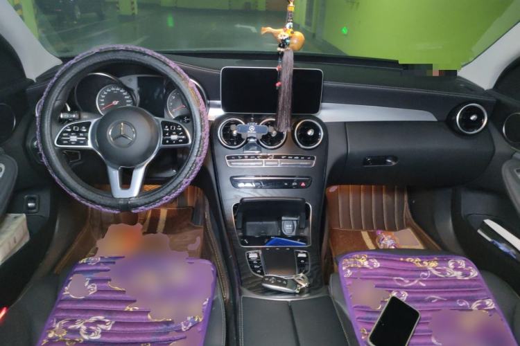 Used Mercedes-Benz C-Class 2019 C 180 L Fashion Edition Sport Version Center Console