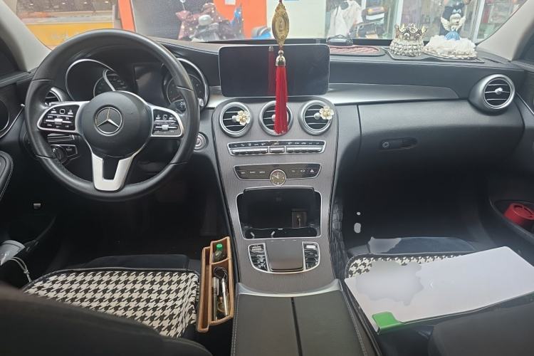 Used Mercedes-Benz C-Class 2019 C 260 L Center Console