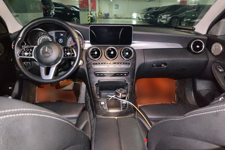 Used Mercedes-Benz C-Class 2019 C 180 L Fashion Edition Sport Version Center Console