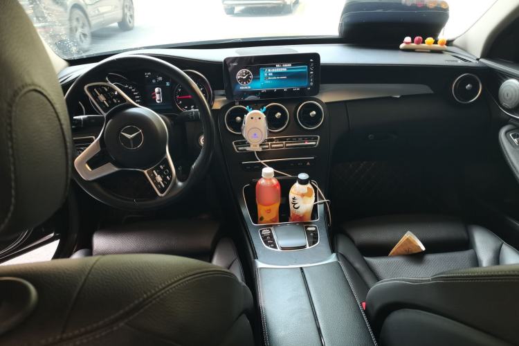 Used Mercedes-Benz C-Class 2019 C 180 L Fashion Edition Sport Version Center Console