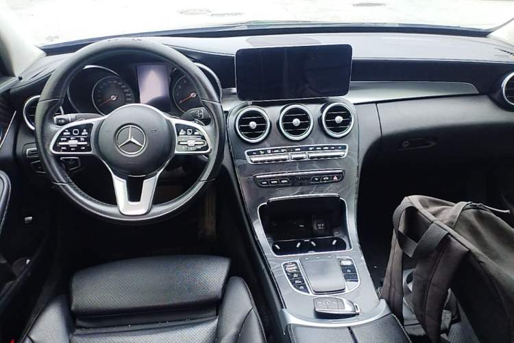 Used Mercedes-Benz C-Class 2019 C 180 L Fashion Edition Sport Version Center Console