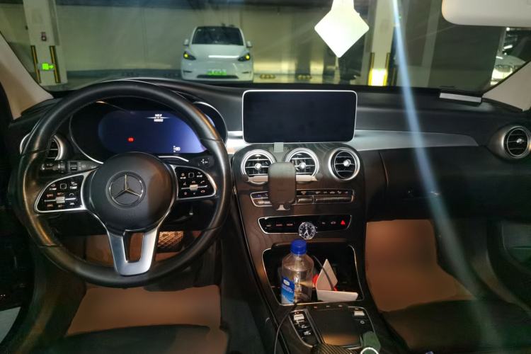 Used Mercedes-Benz C-Class 2019 C 300 station wagon Center Console